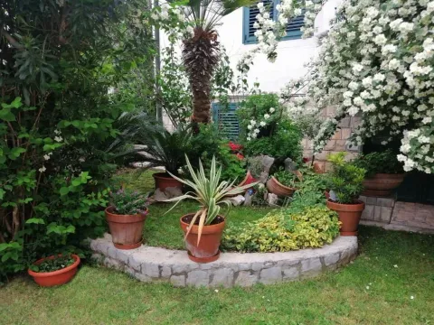 Izdavanje, dvosoban stan, 85m², Budva, Crna Gora - image 12