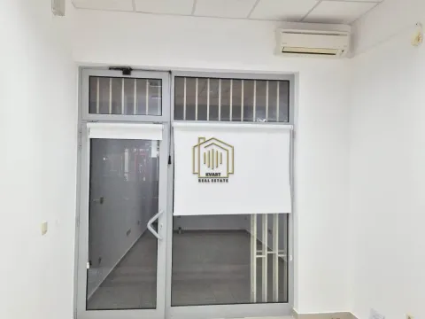 Rent, office space, 20m², Stari Aerodrom, Podgorica - image 4