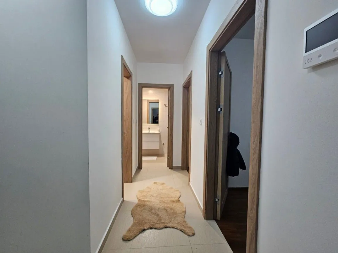 Izdavanje, dvosoban stan, 69m², Master Kvart, Podgorica