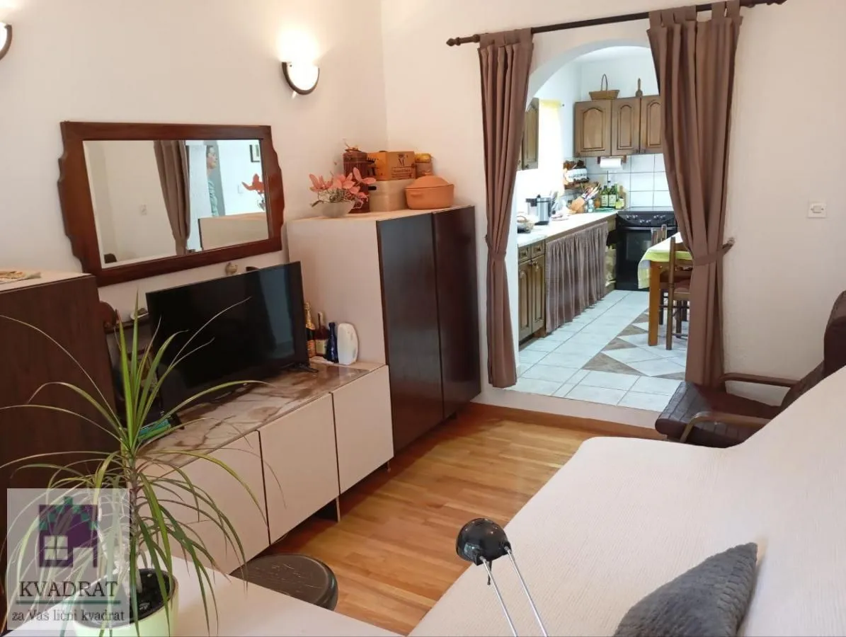 Prodaja, kuća, 270m², Mesarci, Vladimirci