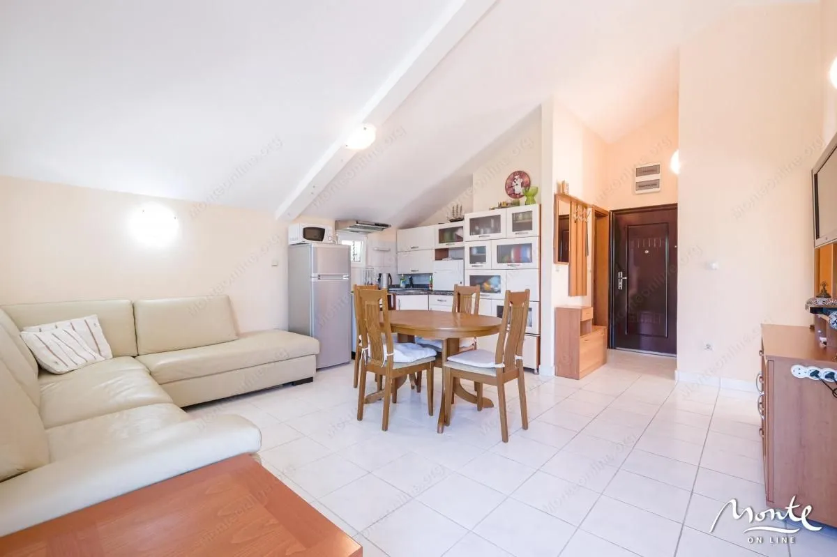 Prodaja, dvosoban stan, 53m², Orahovac, Kotor
