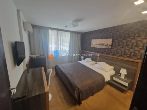 Rent, four bedroom apartment, 172m², Savski Venac, Beograd - image 6