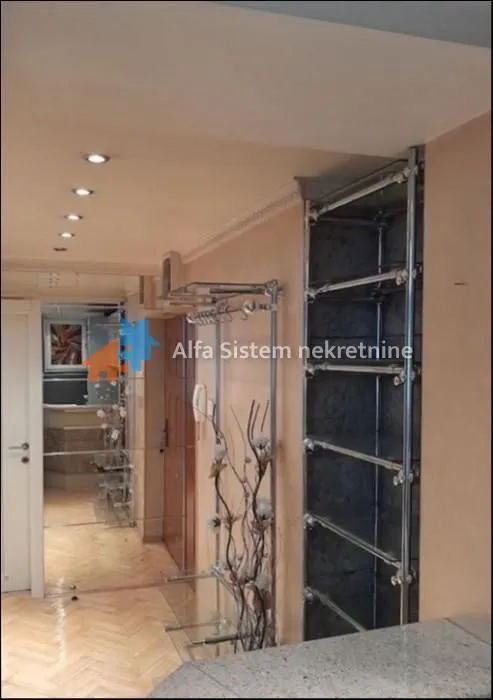 Izdavanje, dvosoban stan, 66m², Južni Bulevar, Vračar Sve Podlokacije