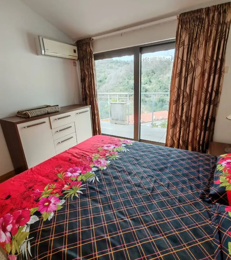Prodaja, dvosoban stan, 77m², Pržno, Budva