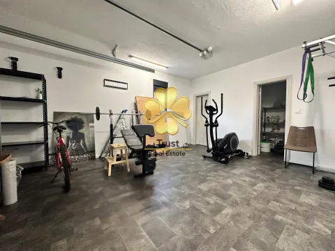 Rent, house, 180m², Podgorica, Crna Gora - image 10