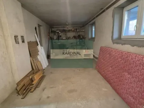 Prodaja, kuća, 379m², Trnava, Jagodina - image 54