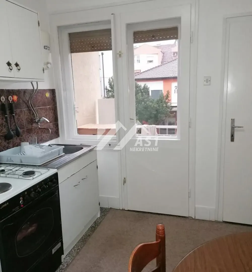 Izdavanje, dvosoban stan, 60m², Sajam, Novi Sad Sve Podlokacije