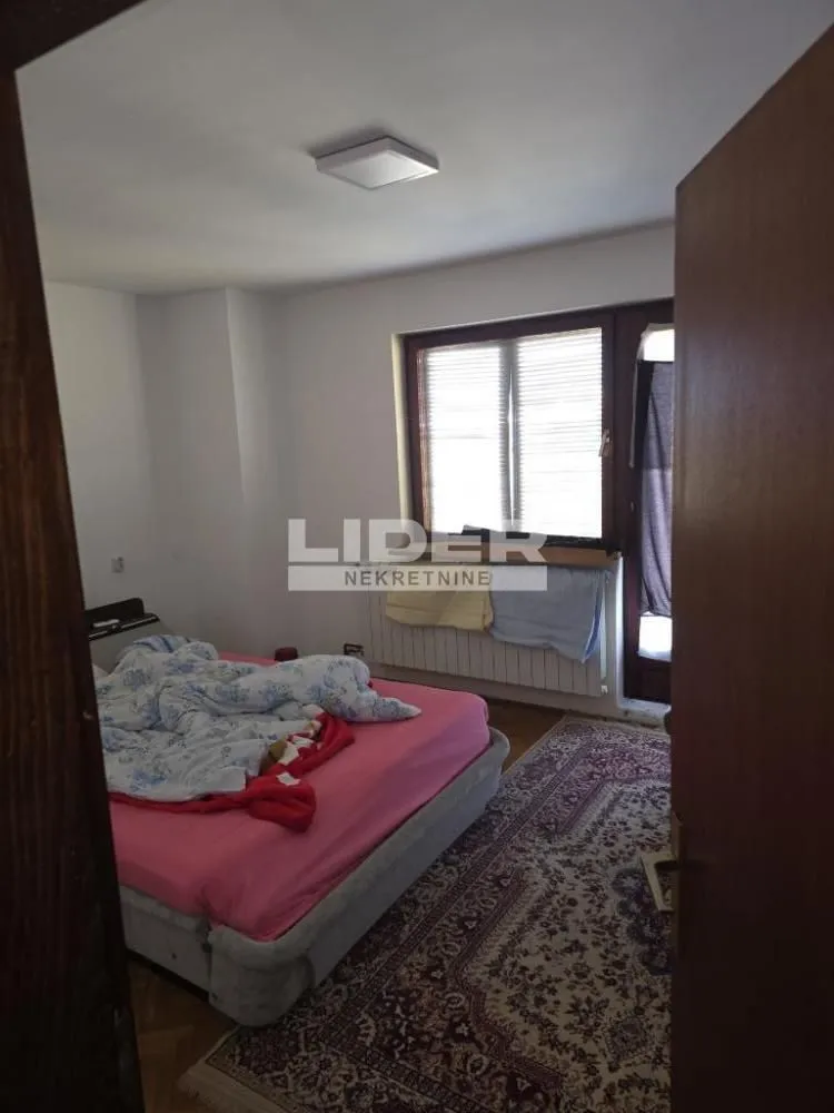 Sale, house, 247m², Voždovac Sve Podlokacije, Beograd