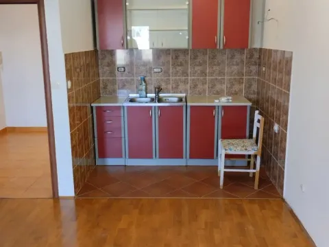 Prodaja, jednosoban stan, 45m², Stari Aerodrom, Podgorica - image 7