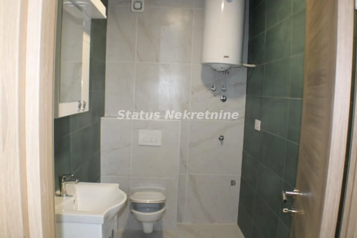 Prodaja, četvorosoban stan, 78m², Petrovaradin, Novi Sad