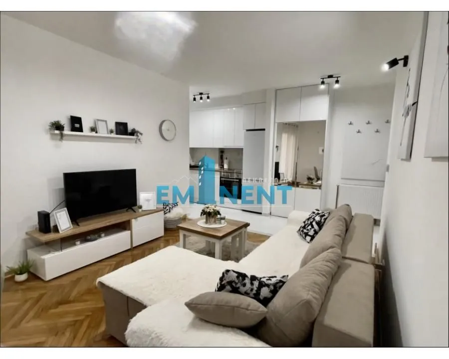 Rent, two bedroom apartment, 42m², Vračar Sve Podlokacije, Beograd