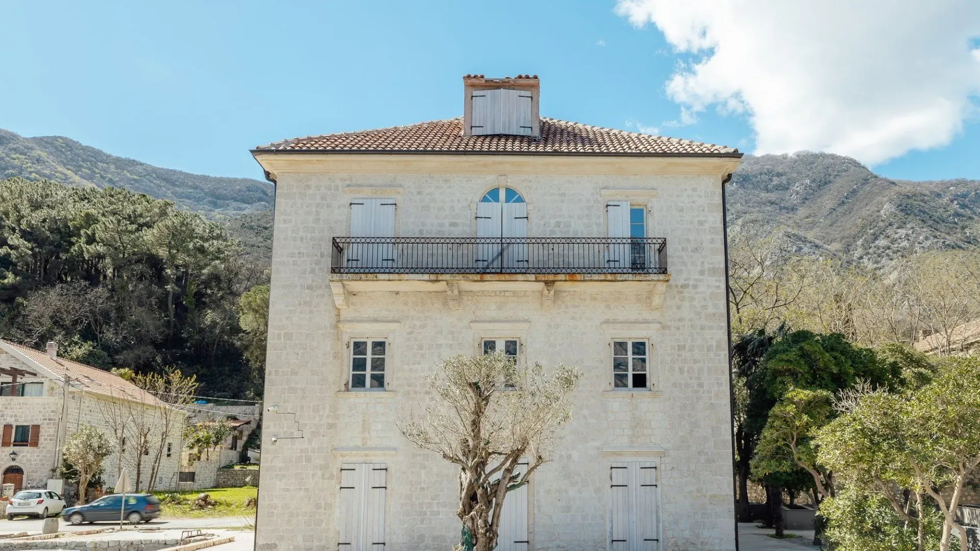 Sale, house, 550m², Prčanj, Kotor