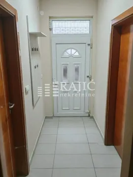 Izdavanje, dvosoban stan, 65m², Senjak, Beograd - image 10