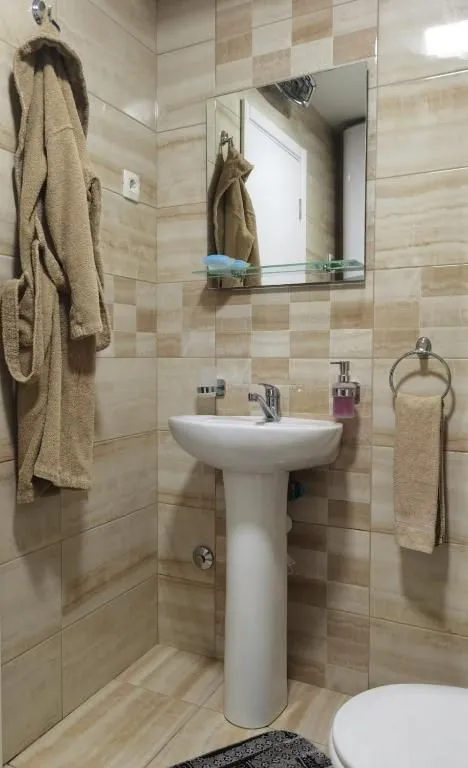 Izdavanje, dvosoban stan, 44m², Integralovo, Nikšić