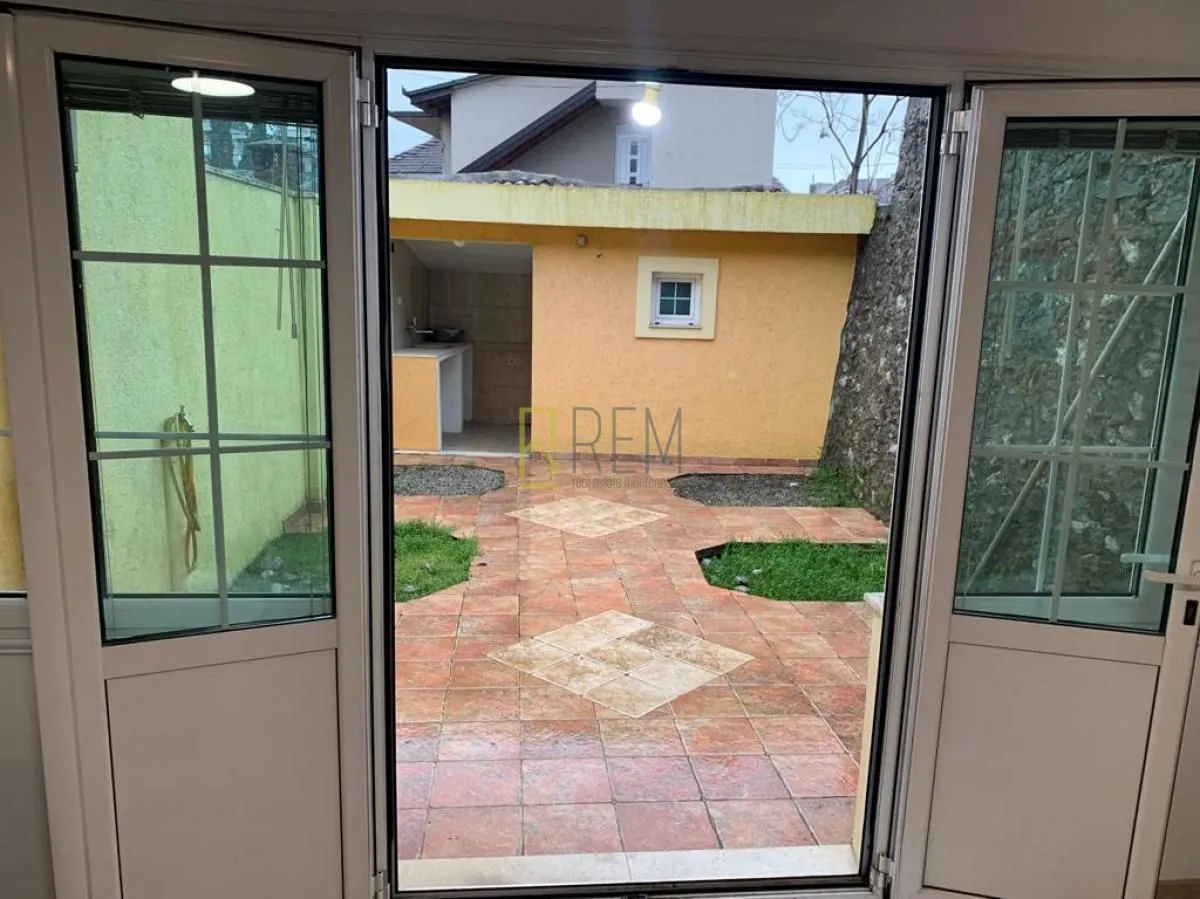 Prodaja, kuća, 100m², Stara Varoš, Podgorica