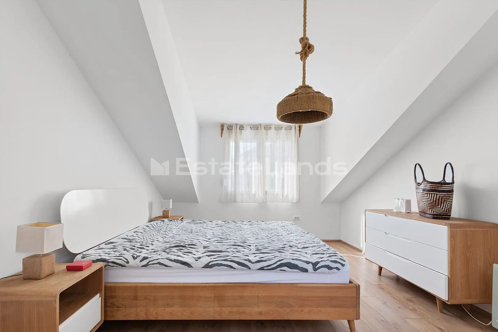 Izdavanje, dvosoban stan, 85m², Seljanovo, Tivat