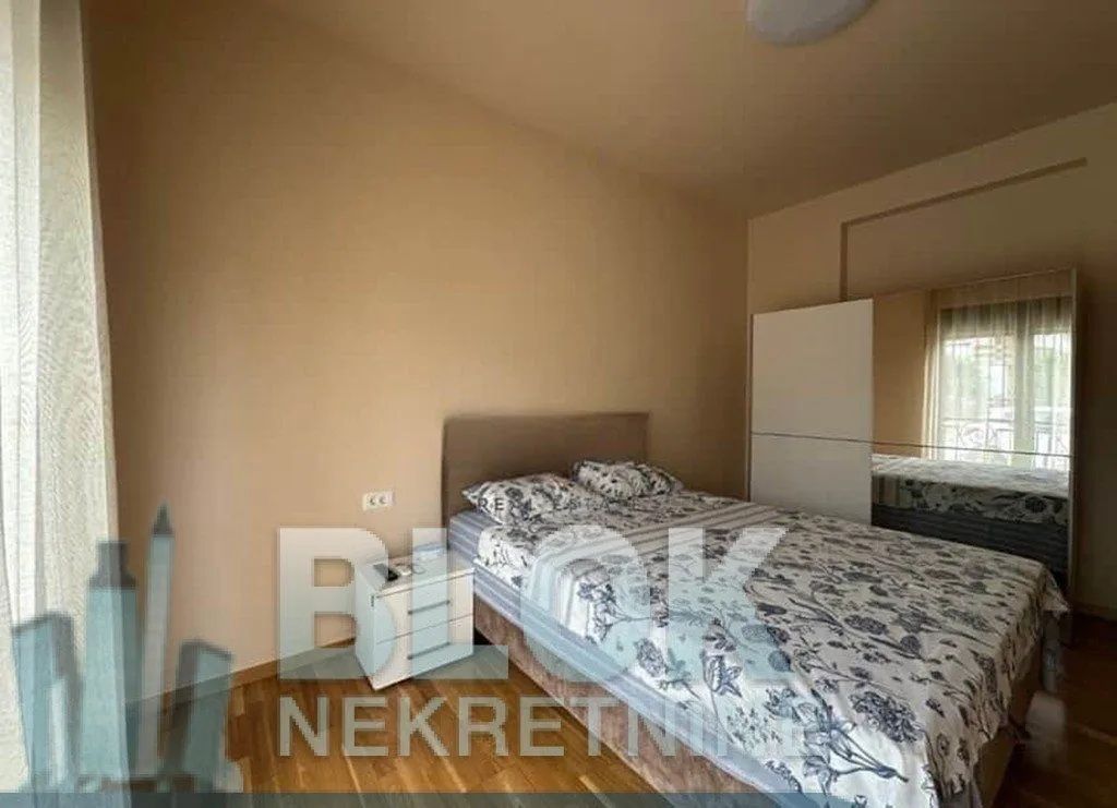 Izdavanje, dvosoban stan, 76m², Dalmatinska ulica, Podgorica