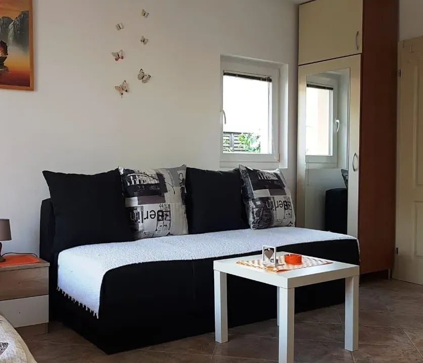 Izdavanje, garsonjera, 30m², Centar, Tivat