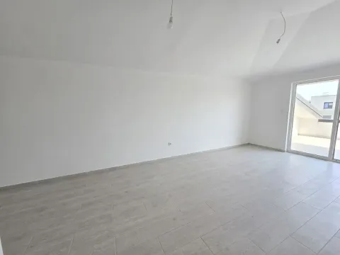 Prodaja, jednosoban stan, 50m², Bečići, Budva - image 1