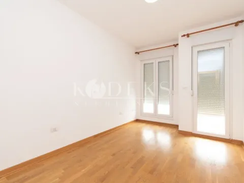 Izdavanje, jednosoban stan, 43m², City Kvart, Podgorica - image 7
