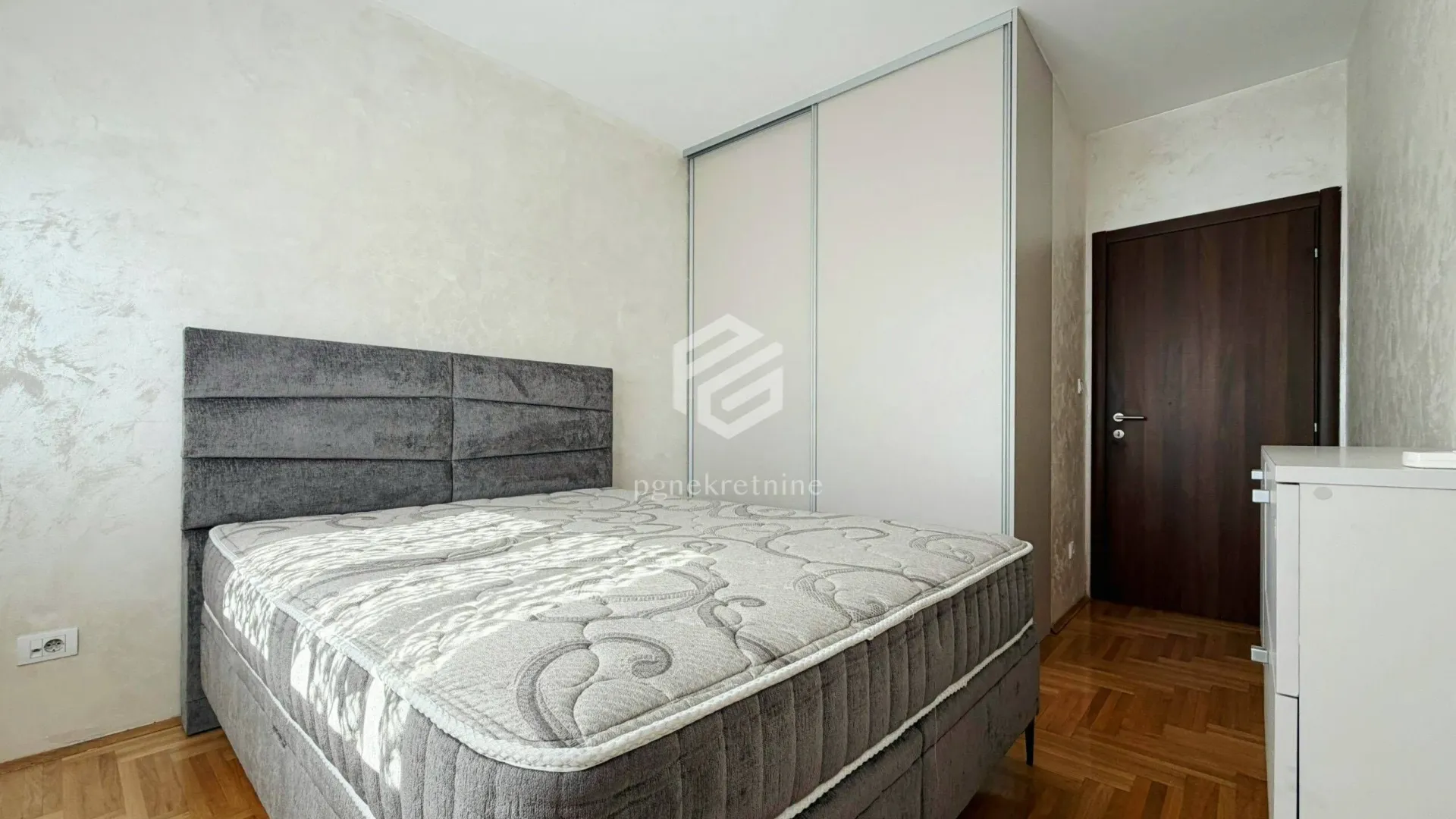 Rent, one bedroom apartment, 43m², Stari Aerodrom, Podgorica