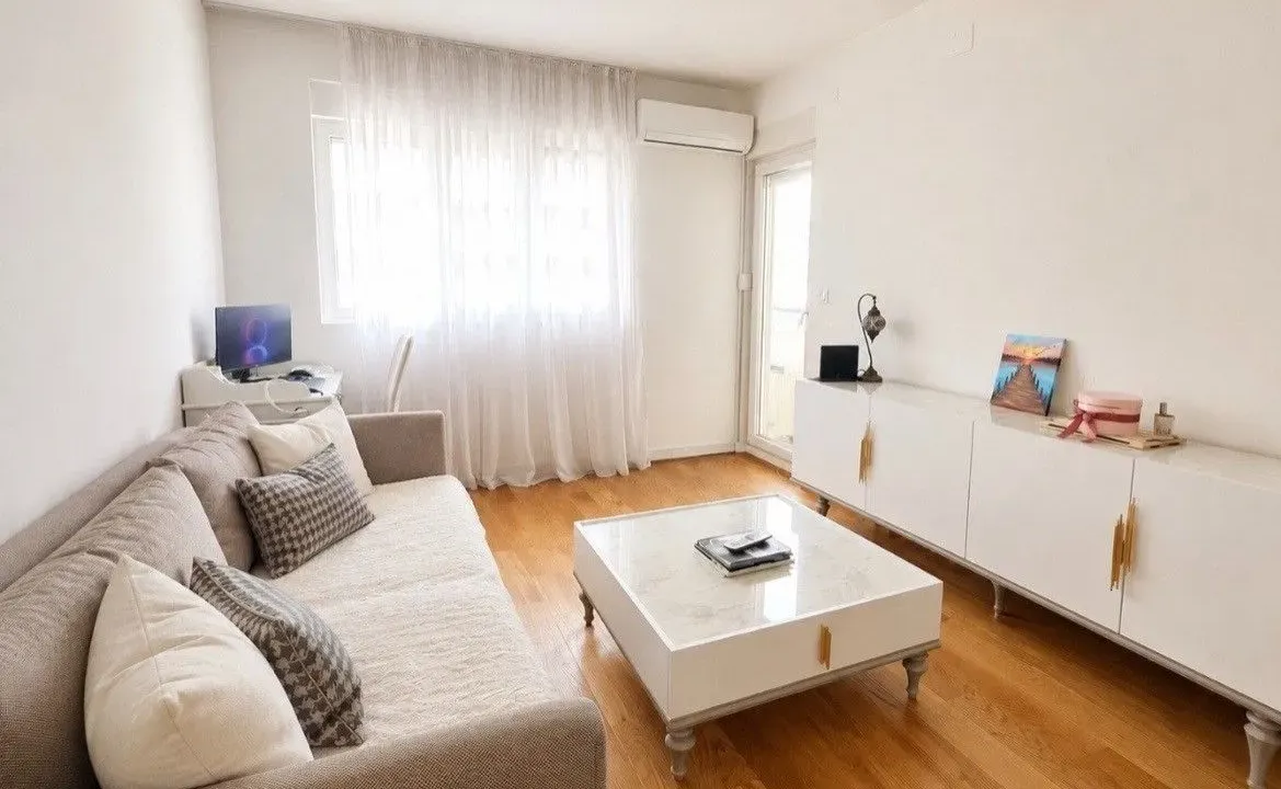 Prodaja, jednosoban stan, 47m², Central Point, Podgorica