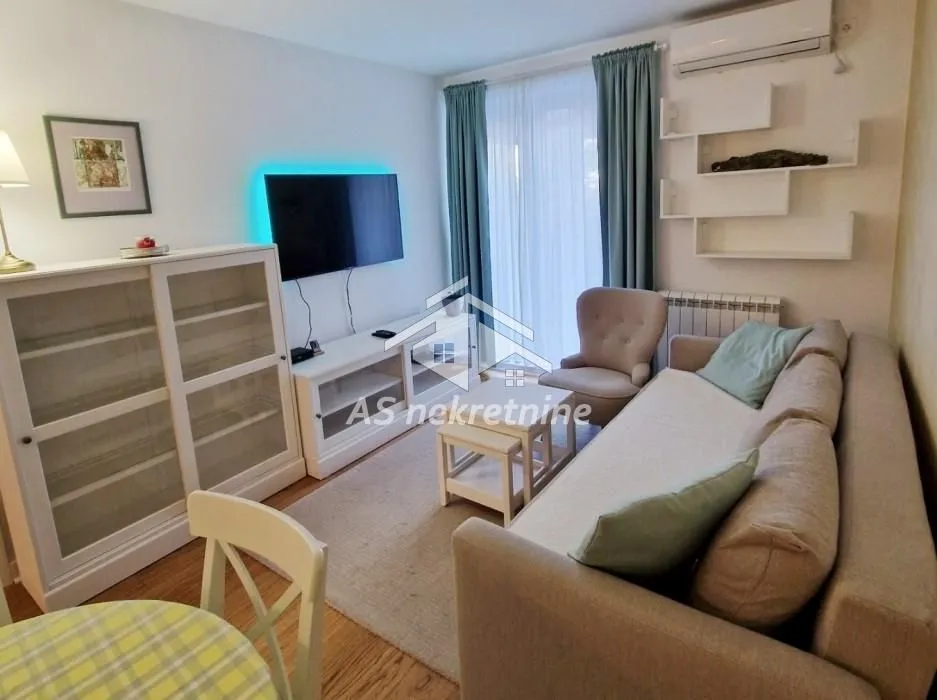Rent, two bedroom apartment, 55m², Savski Venac, Beograd
