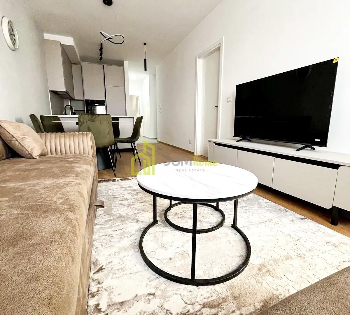 Izdavanje, dvosoban stan, 71m², Bečići, Budva