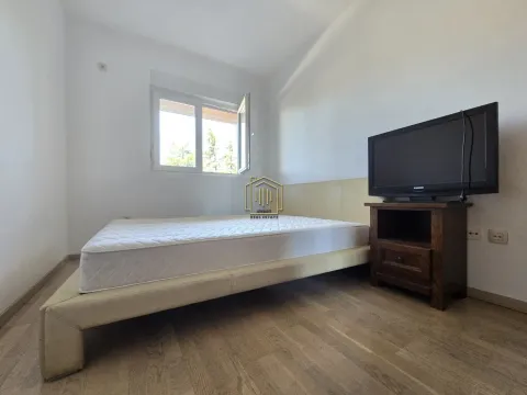 Rent, two bedroom apartment, 70m², City Kvart, Podgorica - image 7