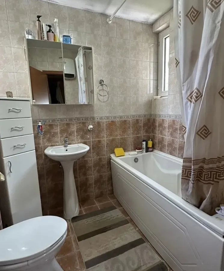 Prodaja, kuća, 301m², Centar, Podgorica