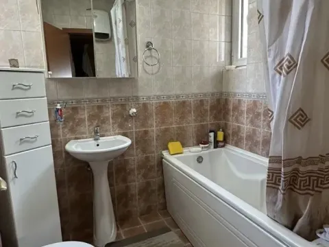 Prodaja, kuća, 301m², Centar, Podgorica - image 7