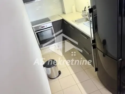 Izdavanje, trosoban stan, 73m², Vračar Sve Podlokacije, Beograd - image 8