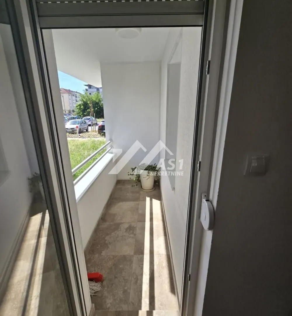 Prodaja, četvorosoban stan, 37m², Novi Sad Sve Podlokacije, Novi Sad