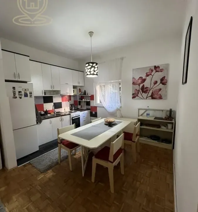 Izdavanje, dvosoban stan, 52m², Vračar Sve Podlokacije, Beograd