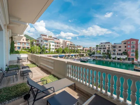 Prodaja, trosoban stan, 221m², Porto Montenegro, Tivat - image 23