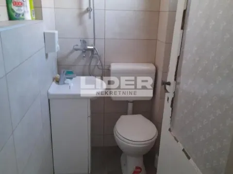 Izdavanje, kuća, 200m², Zemun Gornji Grad, Zemun Sve Podlokacije - image 3