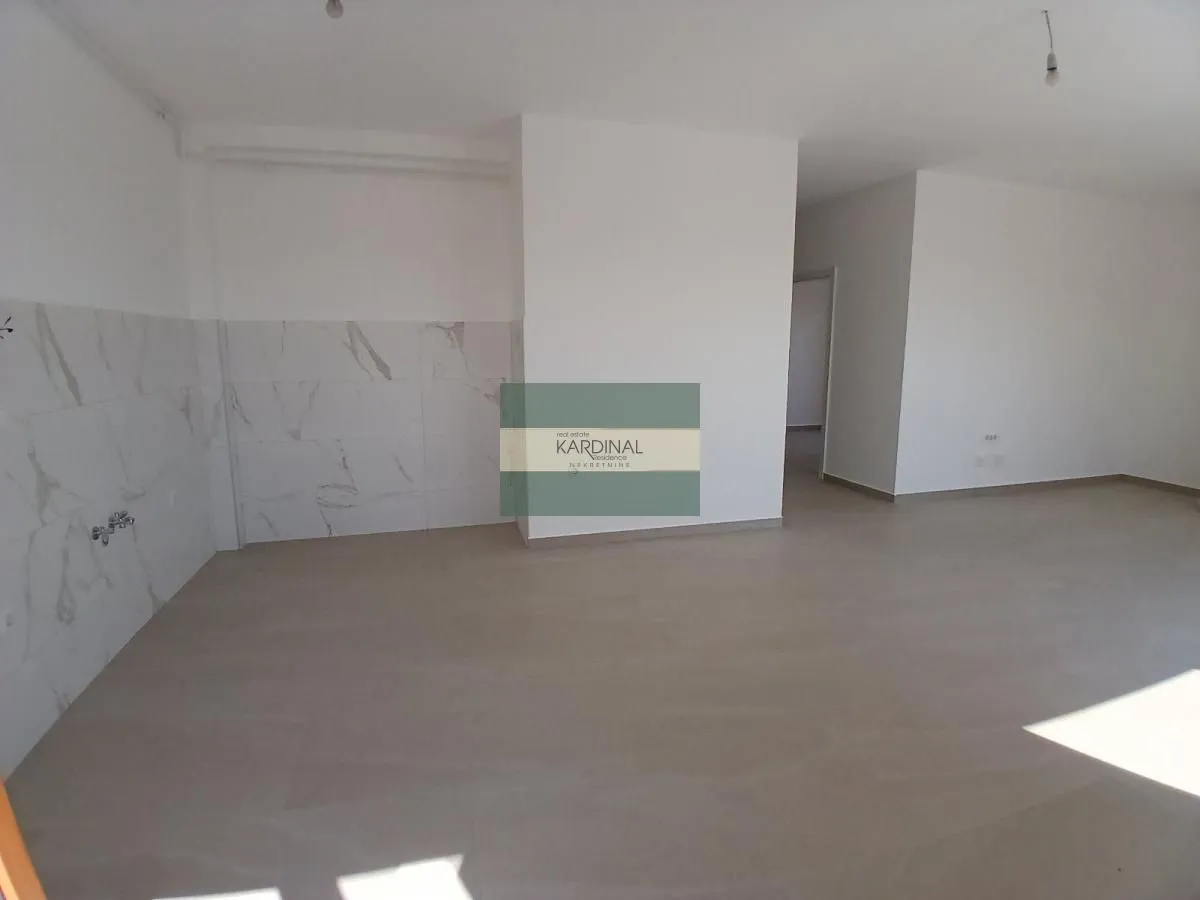 Prodaja, trosoban stan, 76m², Sarina Medja, Jagodina