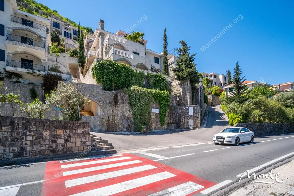 Prodaja, dvosoban stan, 92m², Kostanjica, Kotor