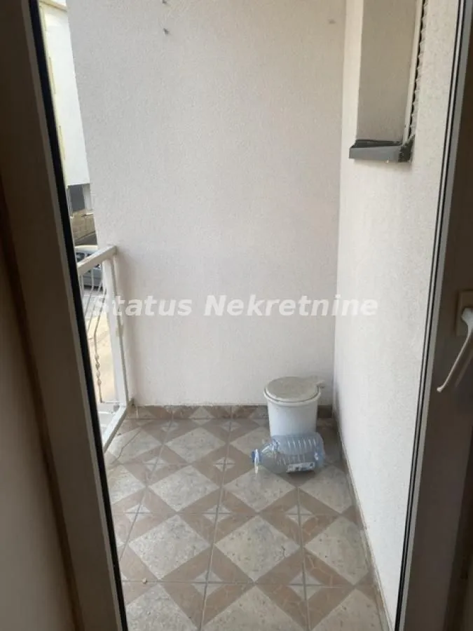 Izdavanje, garsonjera, 25m², Nova Detelinara, Novi Sad Sve Podlokacije
