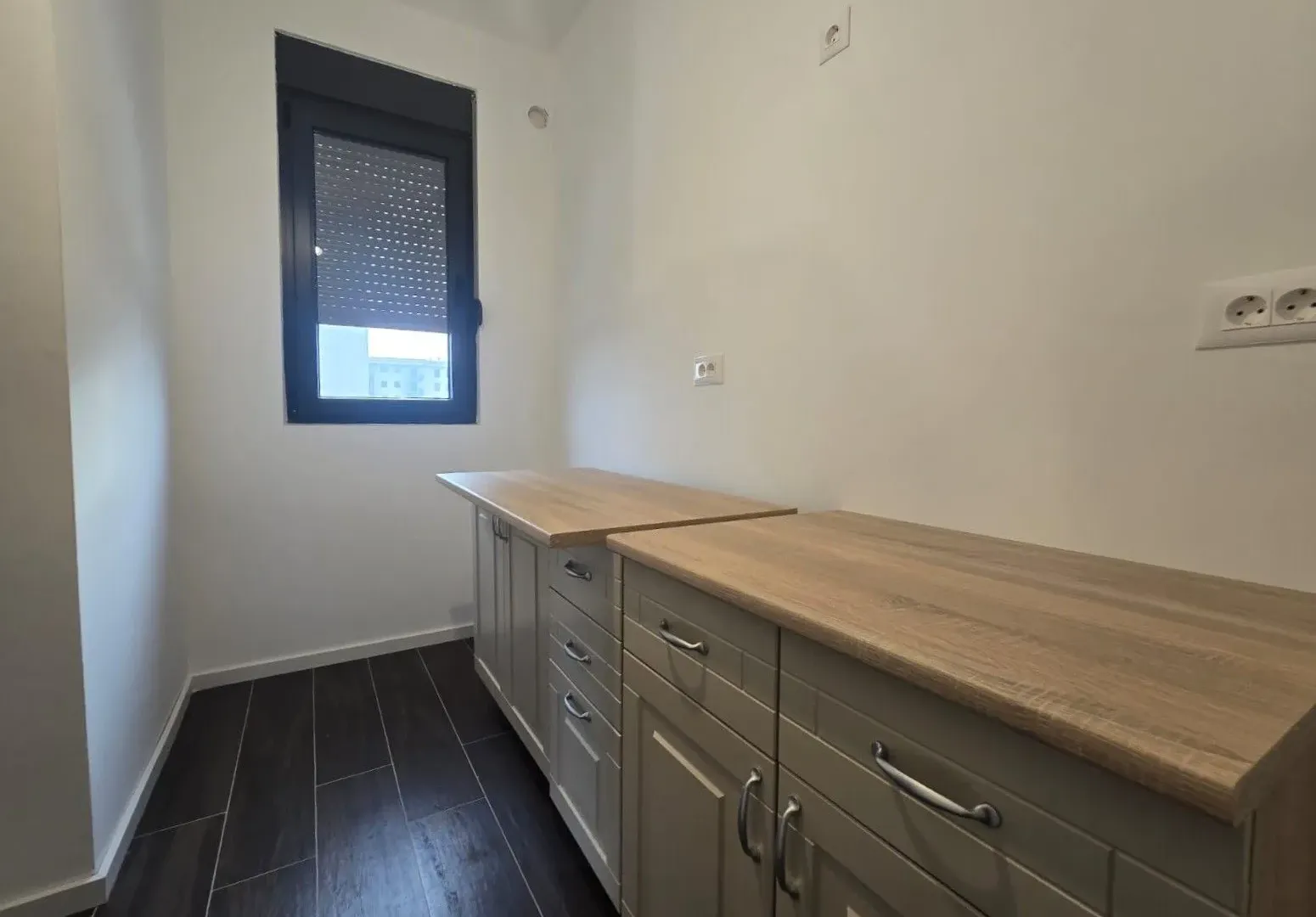 Prodaja, dvosoban stan, 64m², Tološi, Podgorica