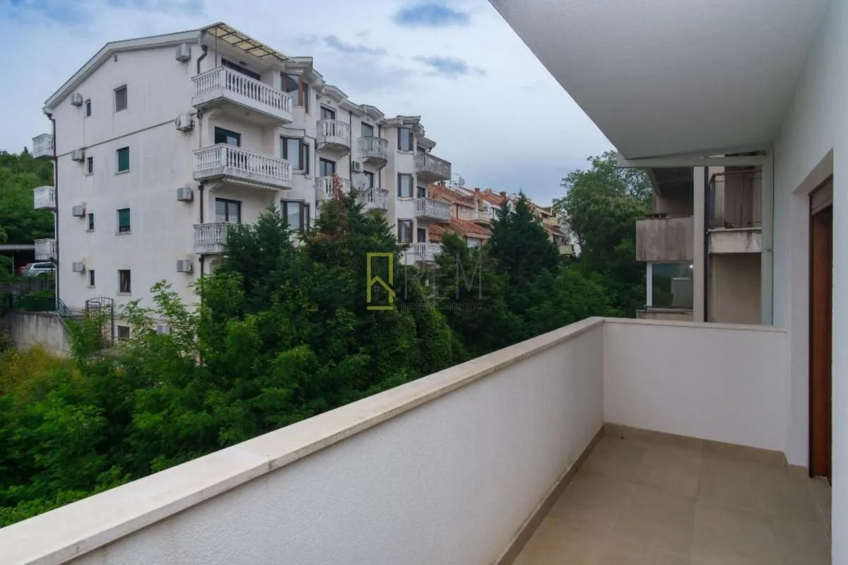 Prodaja, trosoban stan, 142m², Gorica C, Podgorica