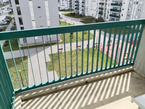 Pogled sa balkona na okolne zgrade i dvorište. - image 16