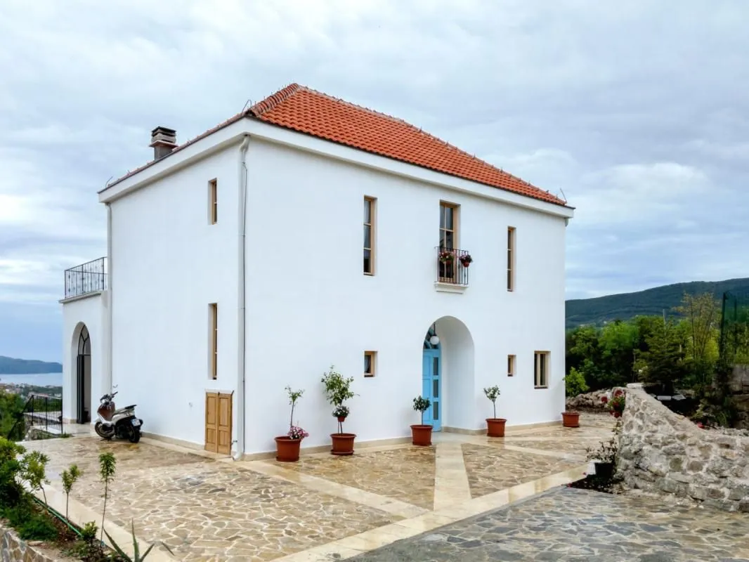 Prodaja, kuća, 353m², Ratiševina, Herceg Novi