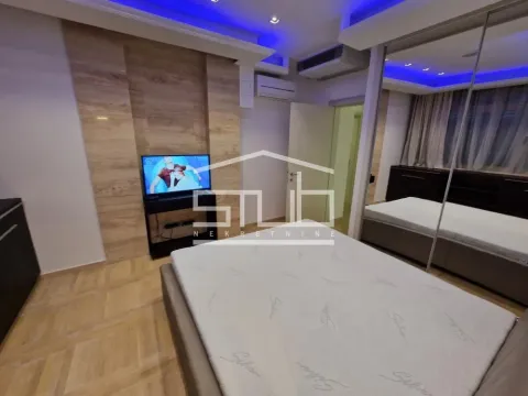 Rent, four bedroom apartment, 148m², Savski Venac, Beograd - image 13