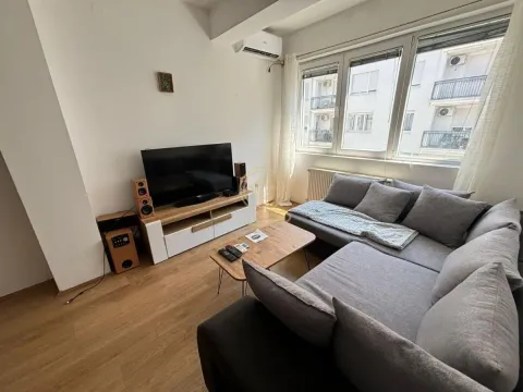 Izdavanje, jednosoban stan, 47m², Novi Sad, Srbija - image 4