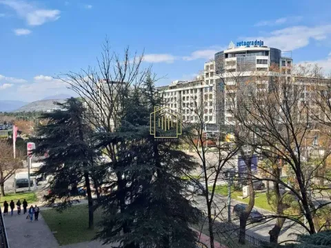 Izdavanje, dvosoban stan, 70m², Preko Morače, Podgorica - image 5