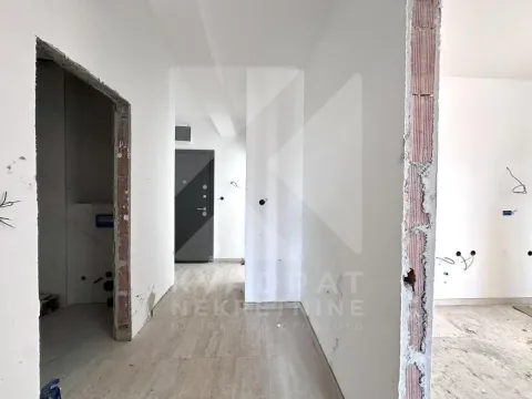 Prodaja, dvosoban stan, 70m², Stari Aerodrom, Podgorica - image 11