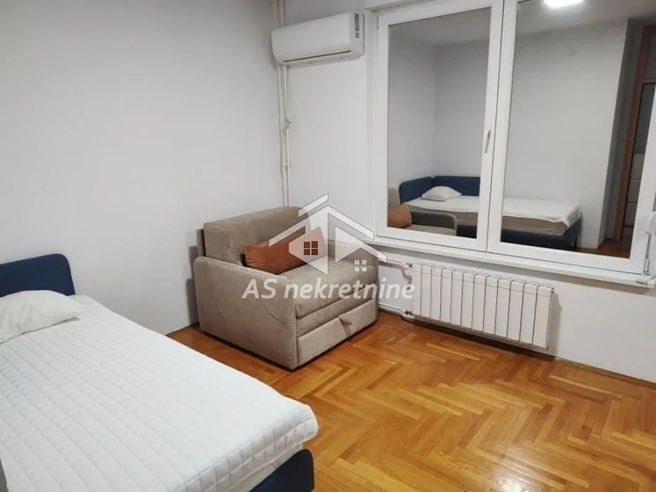 Izdavanje, trosoban stan, 92m², Novi Beograd Blok 29, Novi Beograd Sve Podlokacije