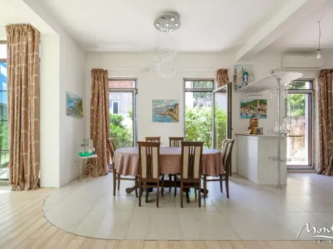 Prodaja, kuća, 316m², Tivat, Crna Gora - image 5