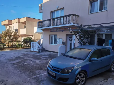 Izdavanje, trosoban stan, 90m², Bjeliši, Bar - image 7